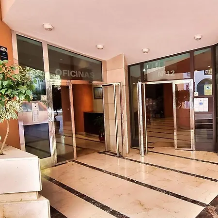 One-bedroom In Centre With Parking Included Apartment