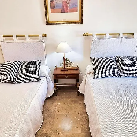 Apartment One-bedroom In Centre With Parking Included Marbella